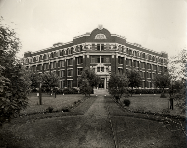 A picture of Riverview Health Centre's old building back in 1911.