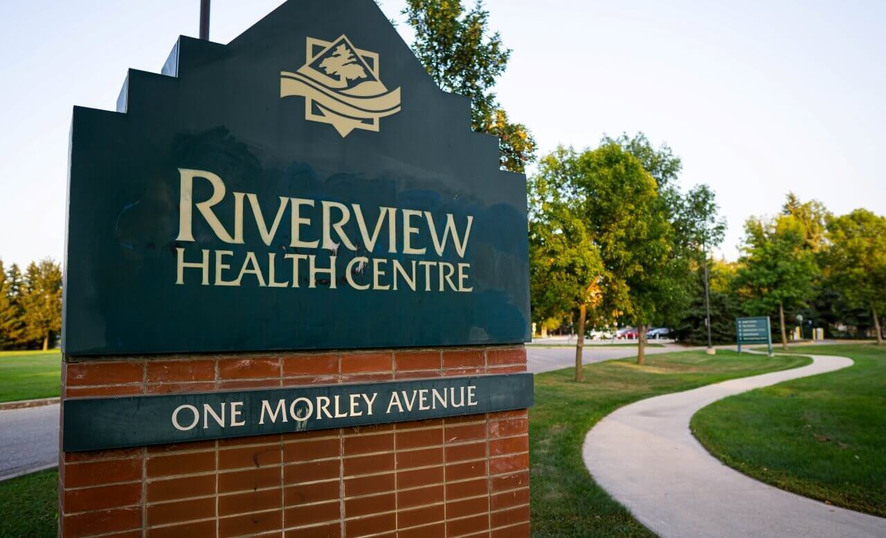 Riverview Sign front lawn